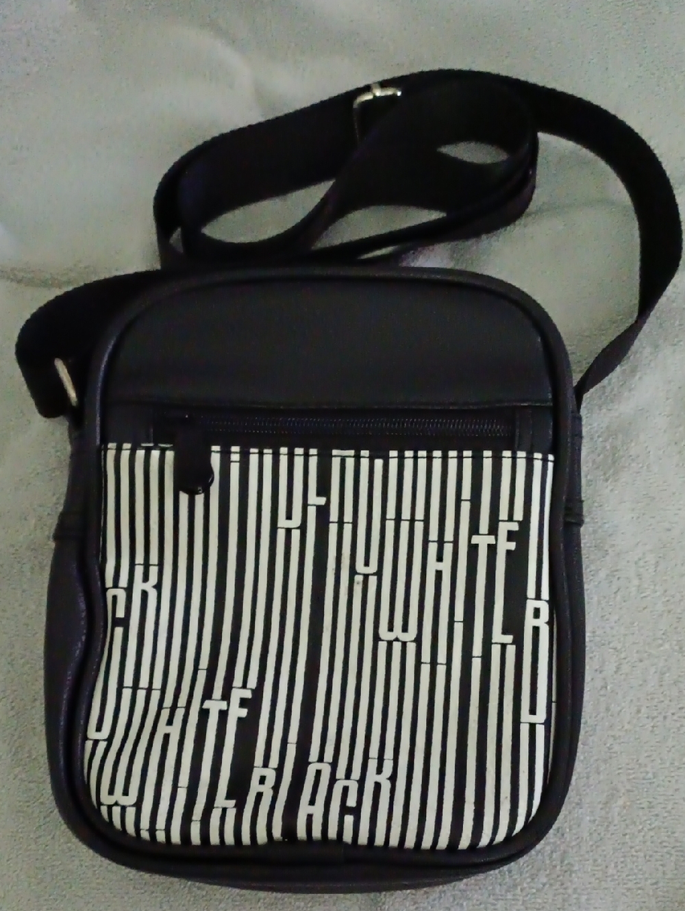 Juventus Black Crossbody Shoulder Bag with Striped Front Panel